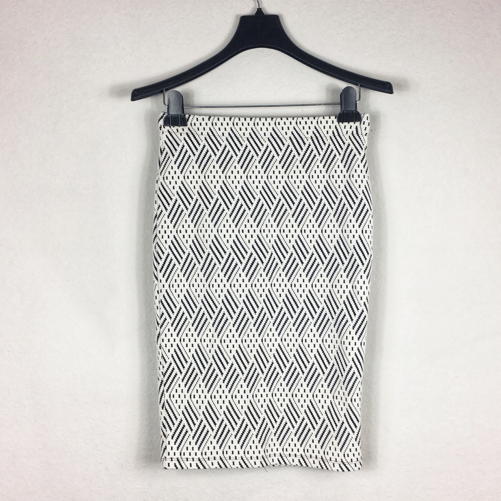 Forever 21 Pencil Skirt Black & White